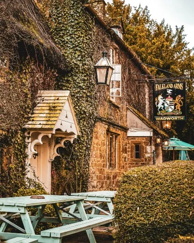 Tour old castles with beautiful gardens in the United Kingdom