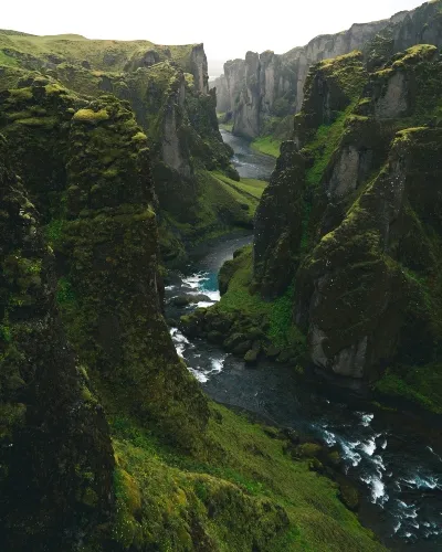 rivers running through Iceland through the mountains_converted