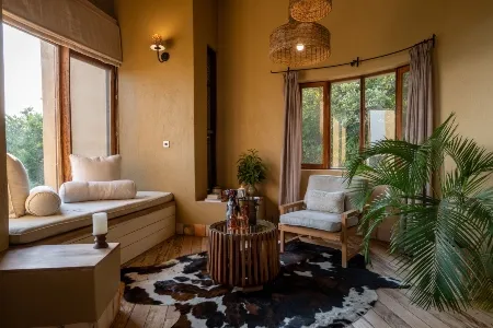 Kyambura Gorge Lodge - Lounge View