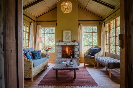 Mgahinga National Park - Mount Gahinga Lodge - Room Lounge