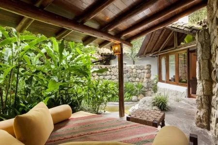 1N Inkaterra Pueblo Hotel relaxing ourside settings_converted