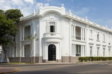 2N Hotel B Outside_converted