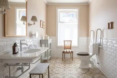 Hotel Union Øye Bathrooms_converted