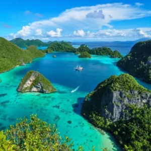 Day 3 Wayag, Islands from Another World_converted