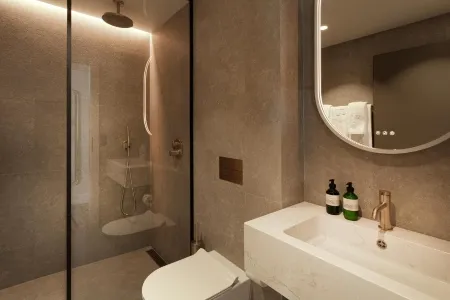 Hotel Budir 4 Bathrooms_converted