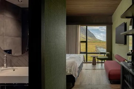 Hotel Glacier Lagoon 3 luxury rooms_converted