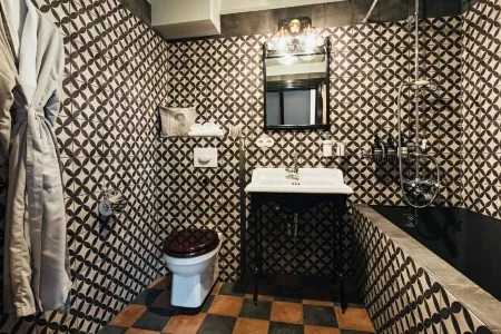 Skalakot Manor Hotel 5 unique bathroom hotel design_converted