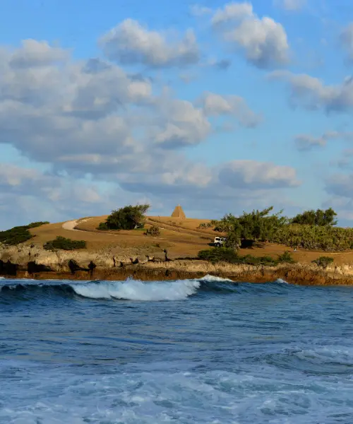 Waves breaking at Tofo beach
