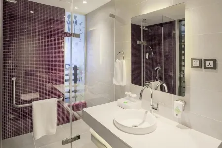 Ibis Hotel 4 bathrooms_converted