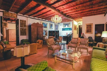 Majoro Hotel 4 lounge_converted